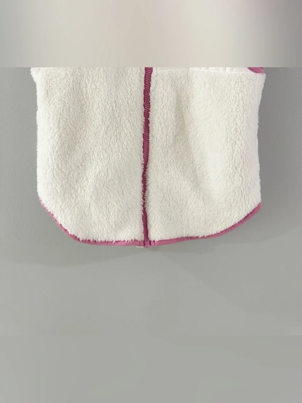 Nike Girl’s Sherpa Fleece Vest // White & Pink // Medium (5-6 Years)